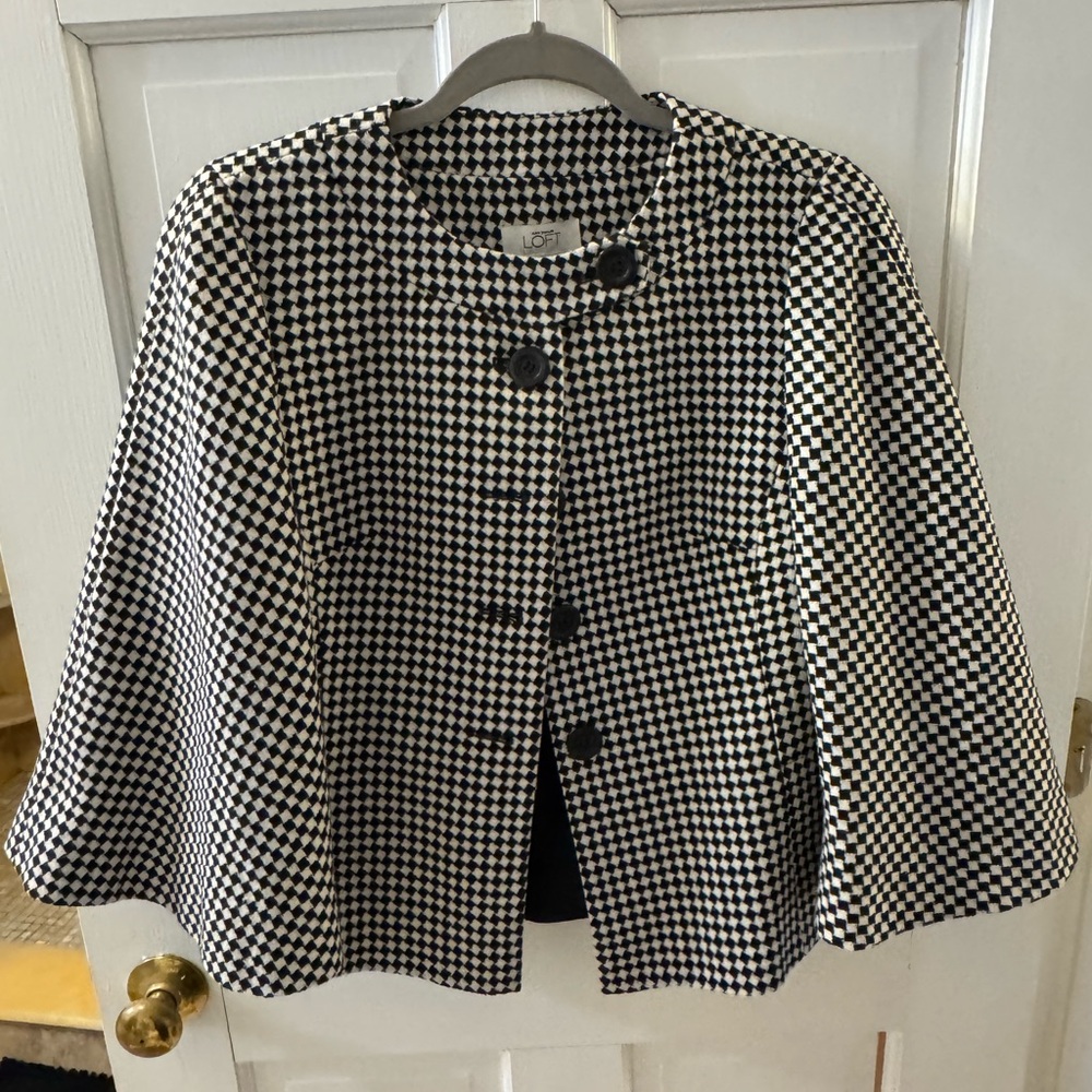 Ann Taylor LOFT Monochrome black & white Houndstooth Cape jacket size 4